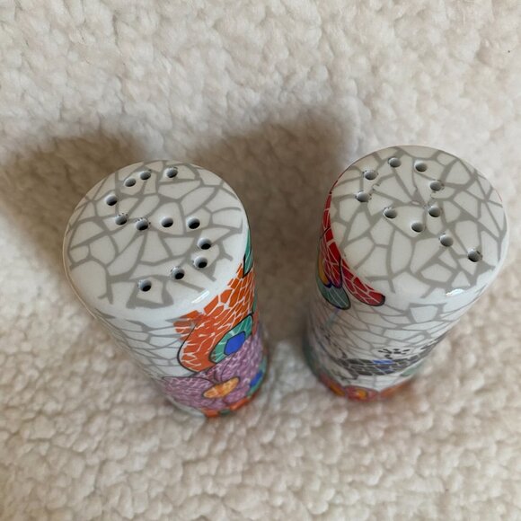 Antoni Gaudi Barcelona Spain Salt & Pepper Shakers Mosaic - Picture 3 of 7